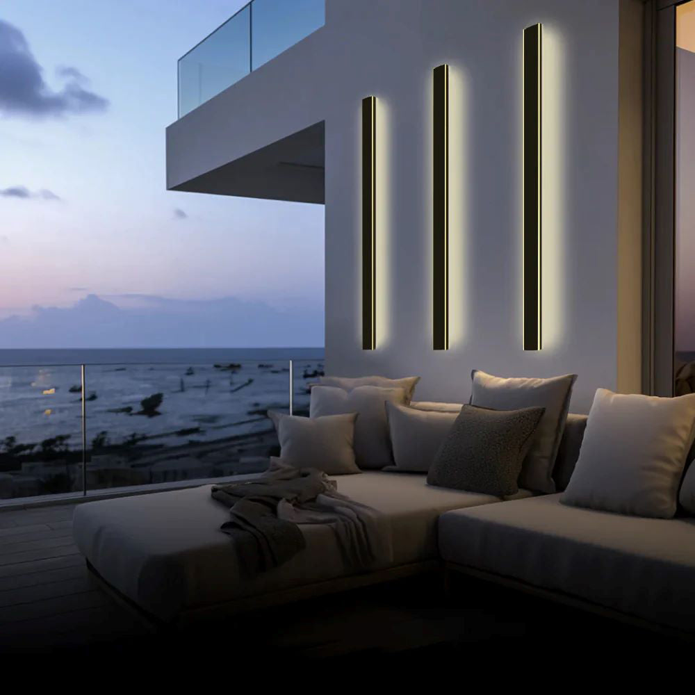 Vertical Wall Light with LED for Architectural Design