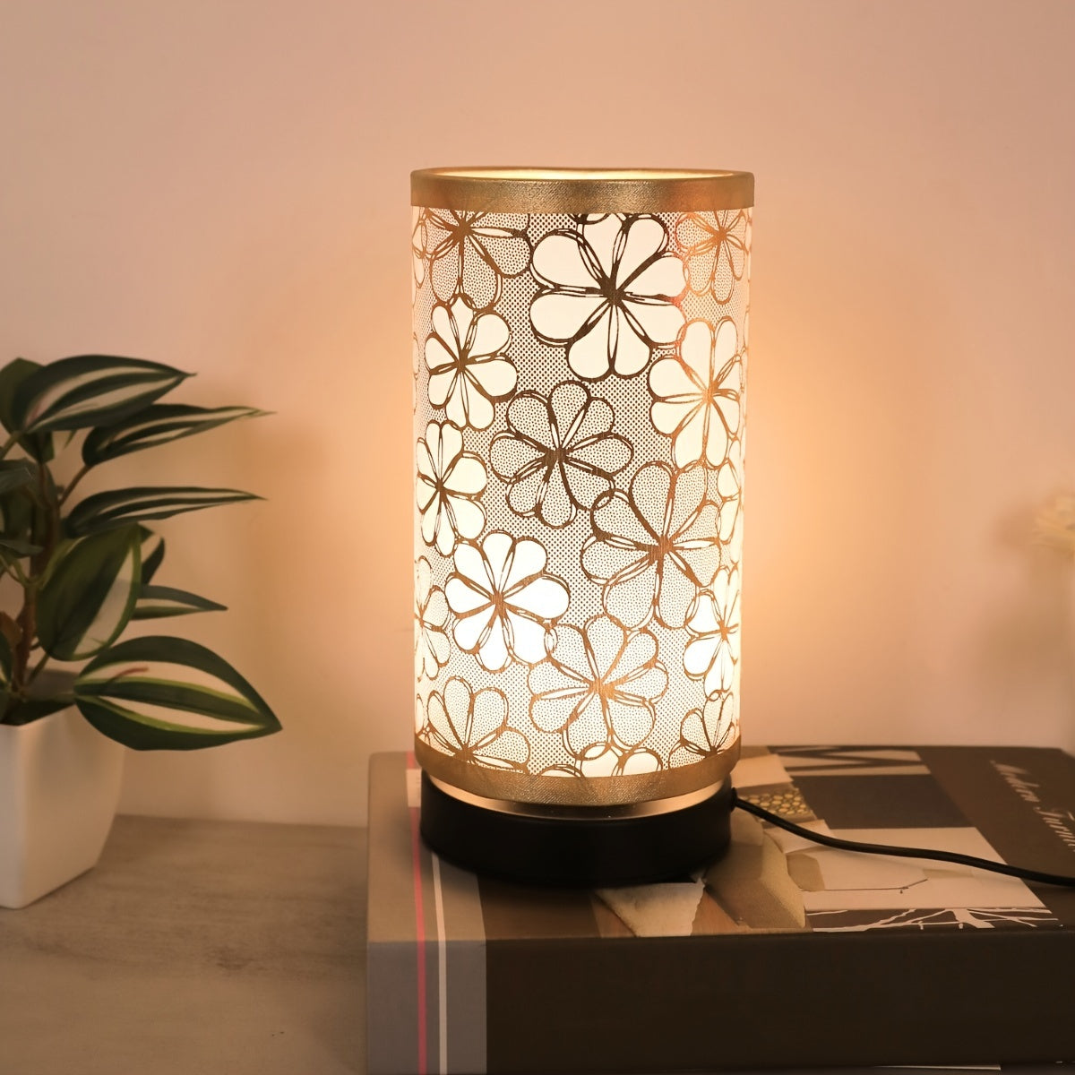 Decorative Warm Ambient Light – Floral USB Table Lamp