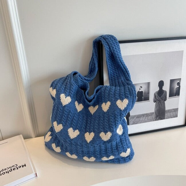 Charming Knit Carryall for Everyday Adventures