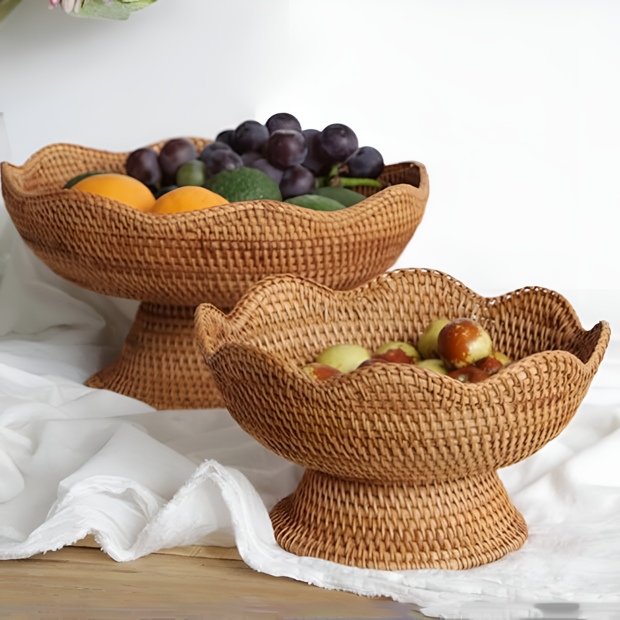 Natural Handwoven Rattan Fruit Basket for Kitchen Decoration
