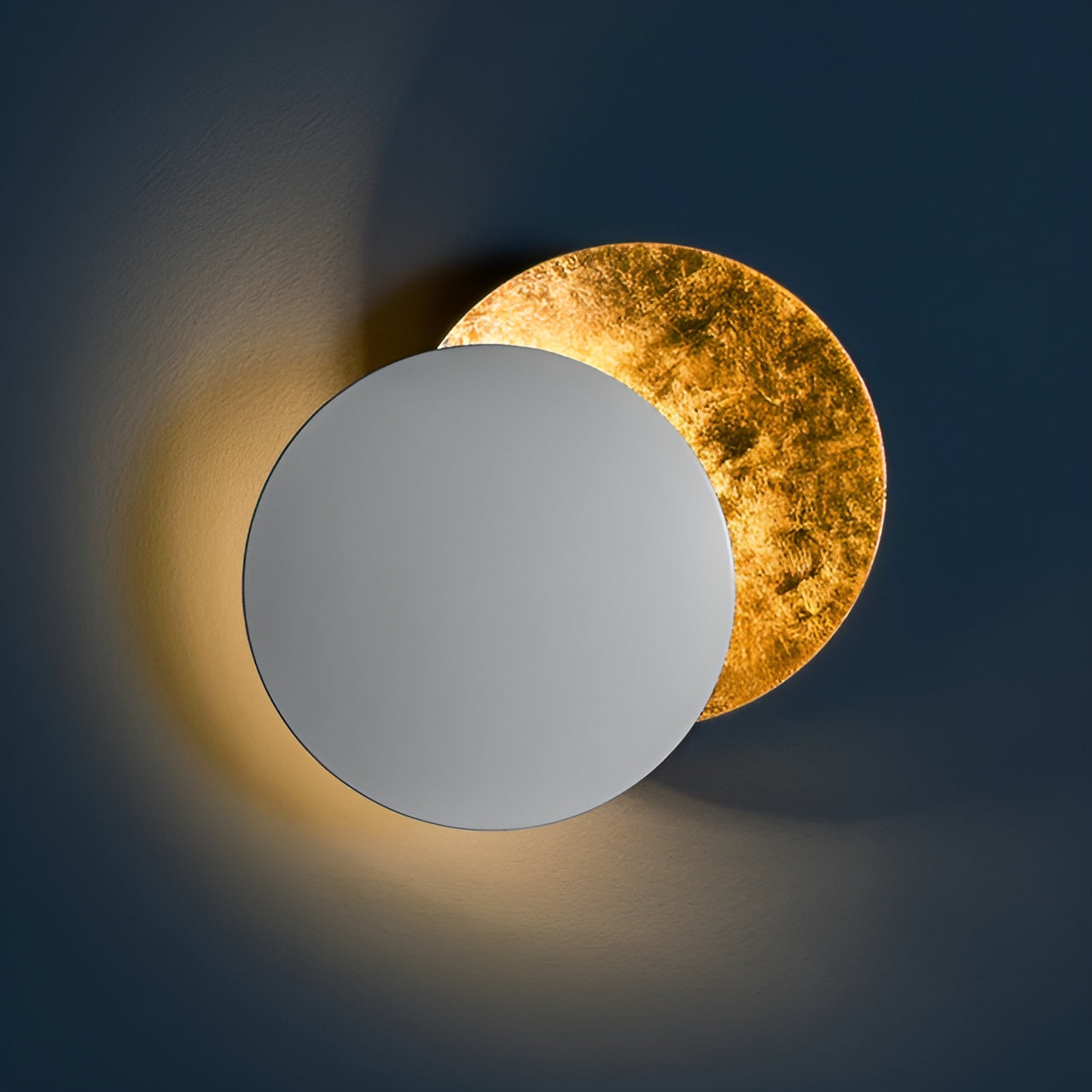 LED Wall Light with 360° Rotation – Mood Lighting for Home and Office