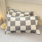 3-Piece Checkered Bedding Set in Stylish Design