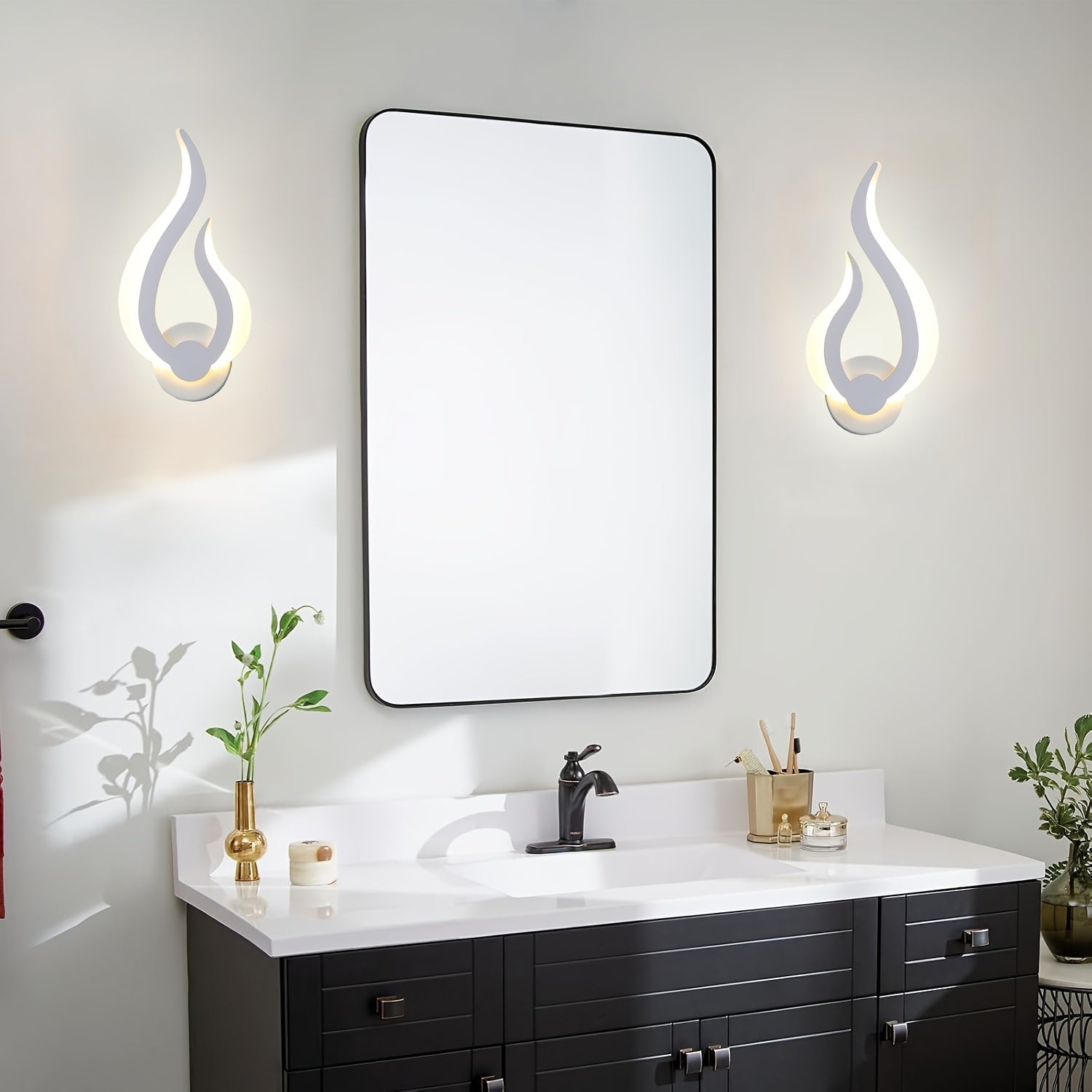 10W Warm White Wall Sconce with Modern Flame LED Design