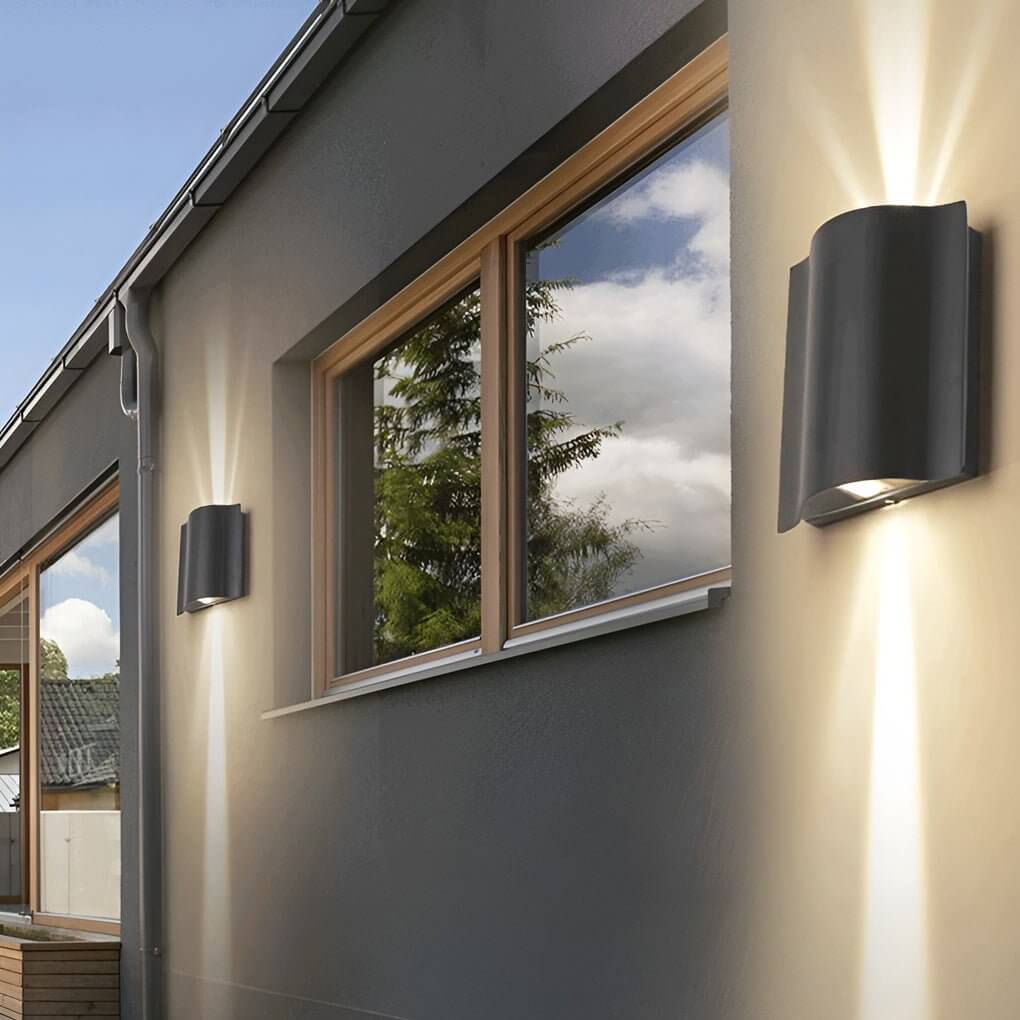 Integrated LED Aluminum Up-Down Outdoor Wall Light (IP54)