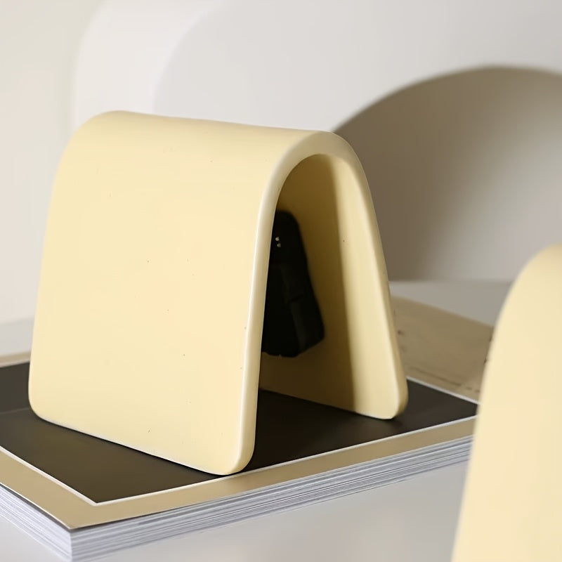 Tranquil Timekeeper: Modern Ceramic Desk Clock for Any Space
