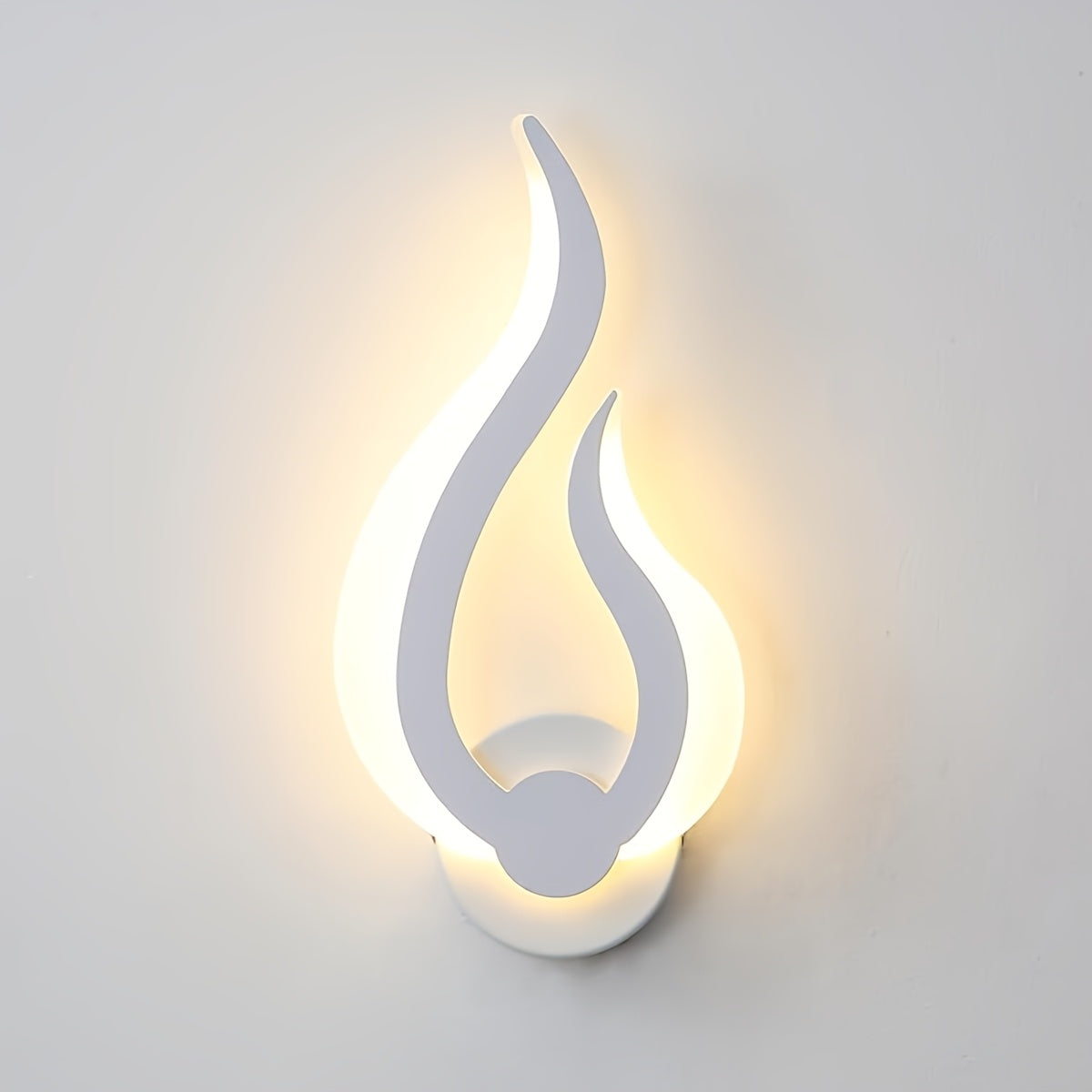 10W Warm White Wall Sconce with Modern Flame LED Design