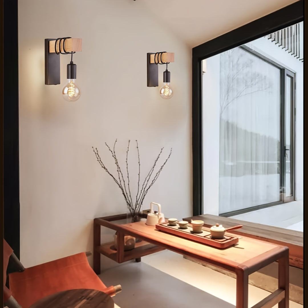 Industrial Style Wall Light Fixture with E27 Socket and Metal Design