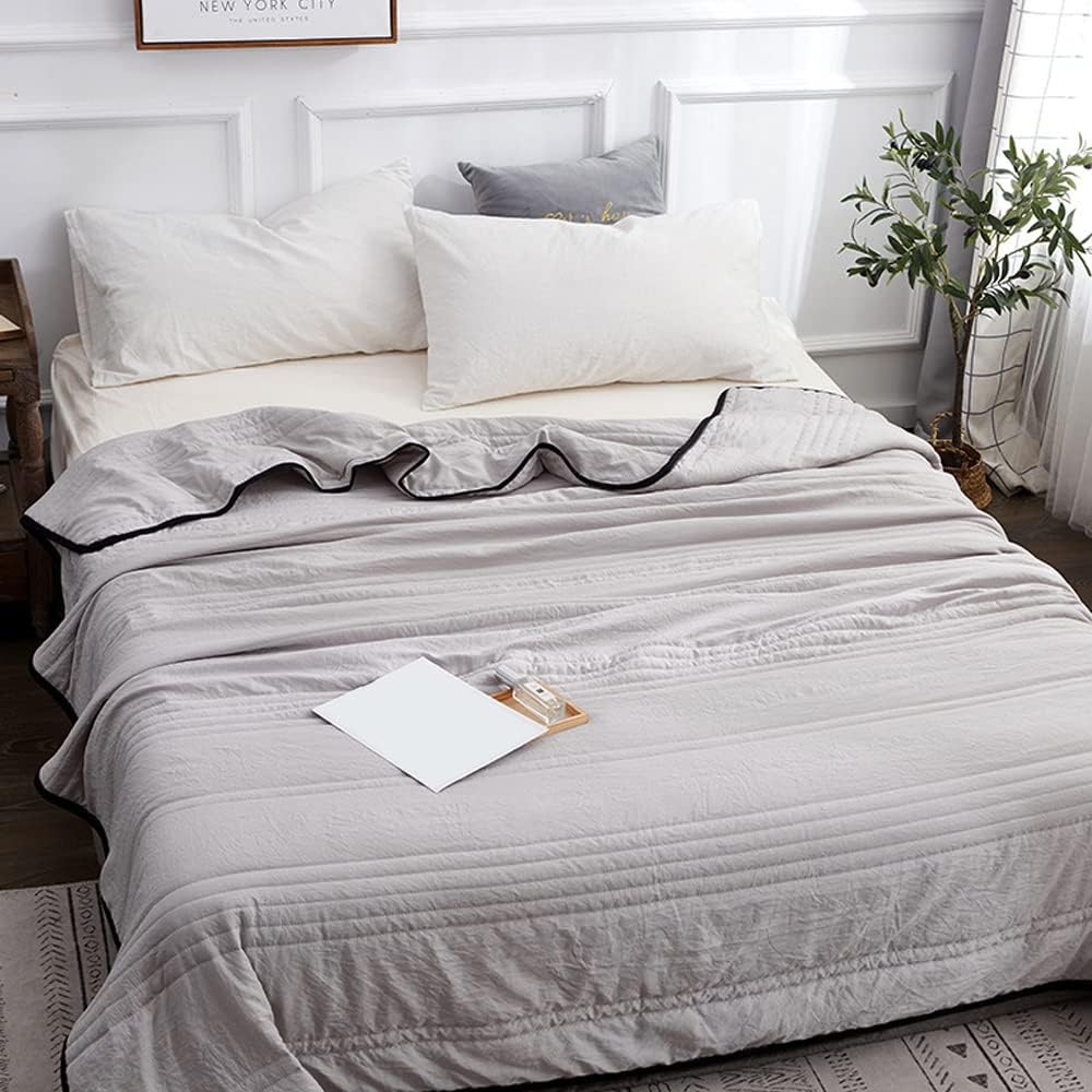 Cooling Moisture-Resistant Hypoallergenic Blanket