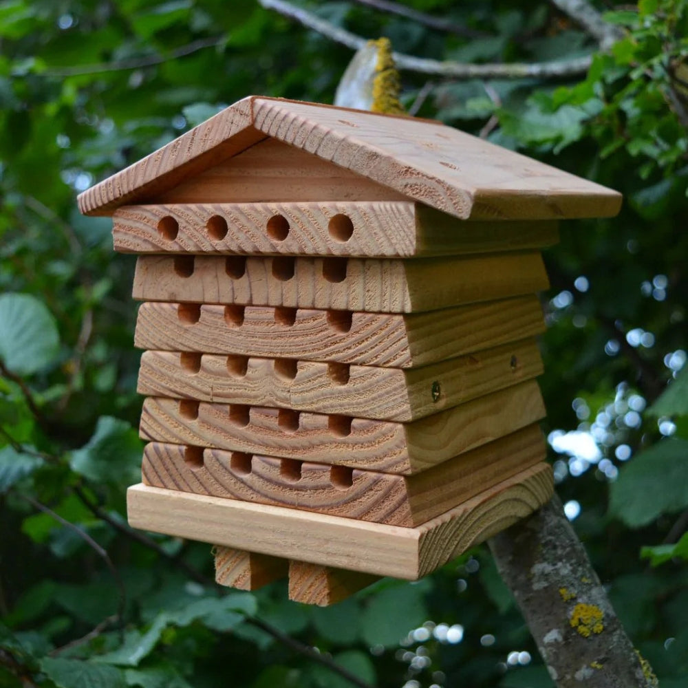 Weatherproof Cedar & Copper Bee Hotel (Multiple Hole Sizes)