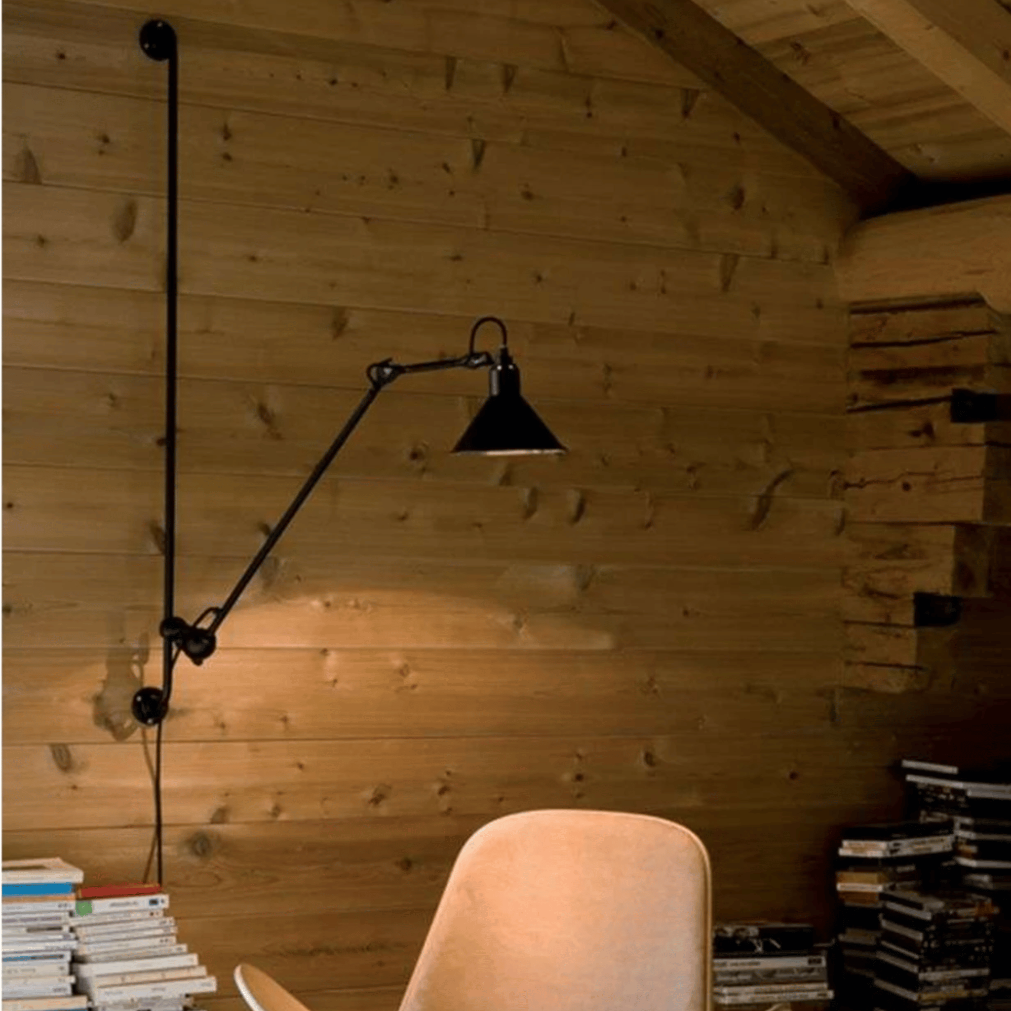 Versatile Adjustable Wall Light Fixture