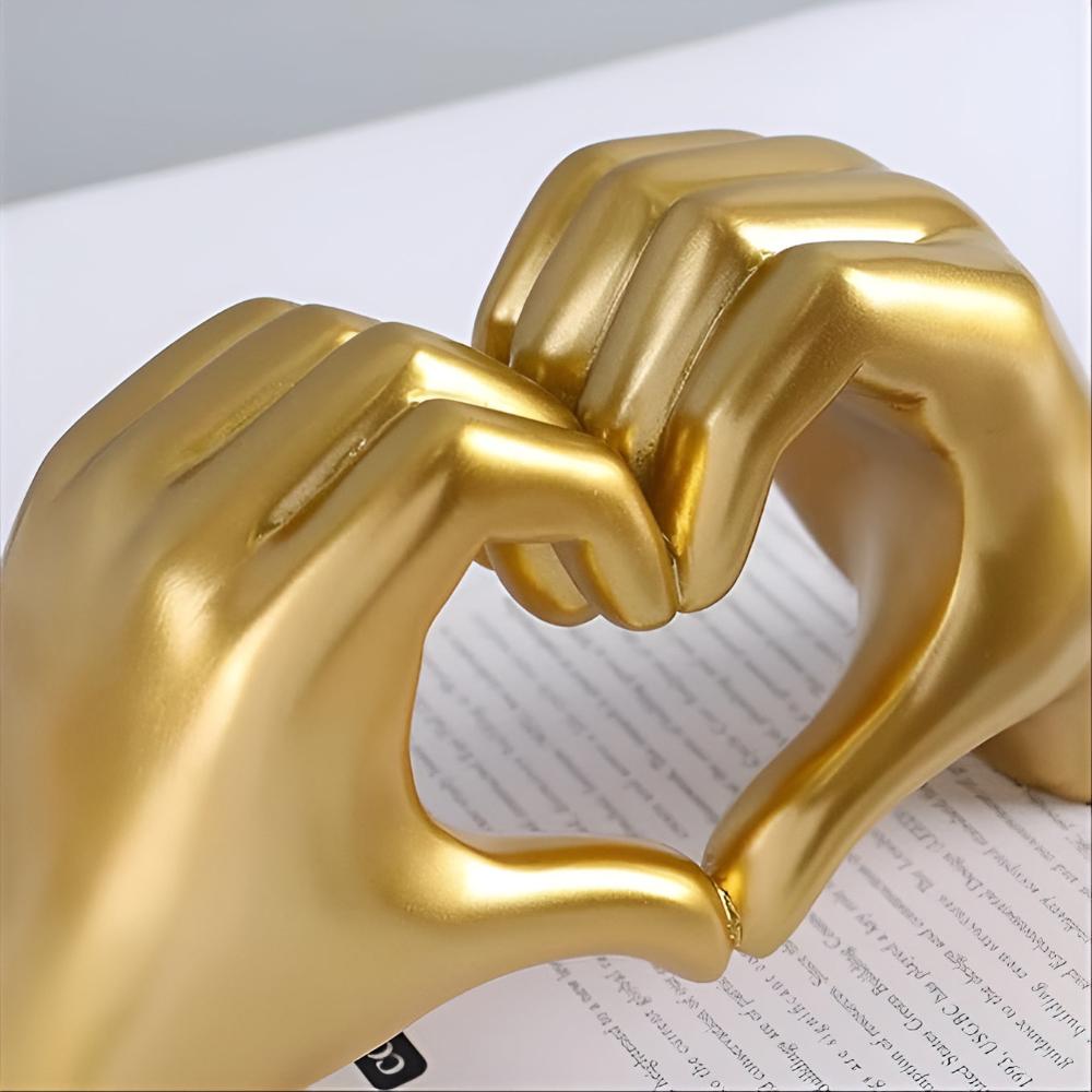 Heart-Shaped Love Hands Sculpture – High-Quality Decorative Art