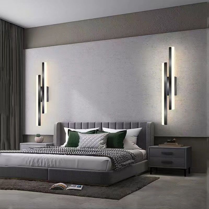 Modern Black and Gold Wall Sconce – Elegant Lighting Fixture
