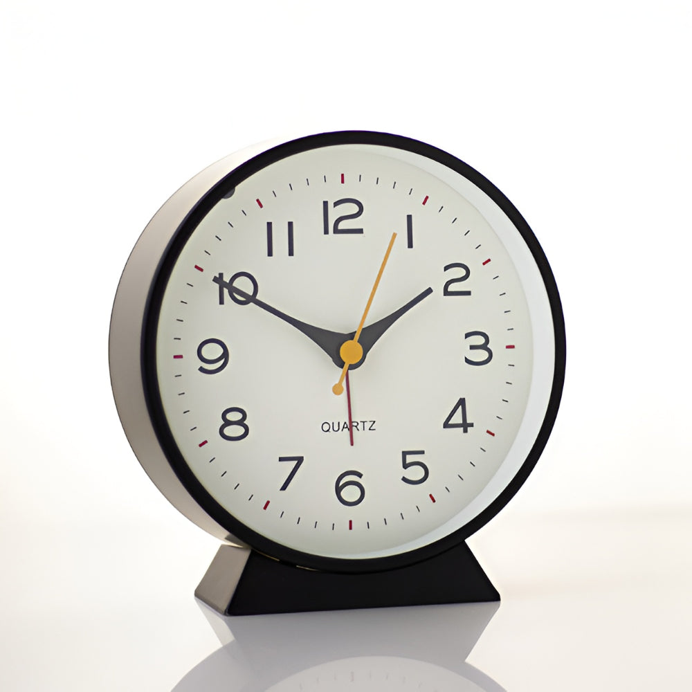 Vintage Table Clock with Silent Quartz Mechanism