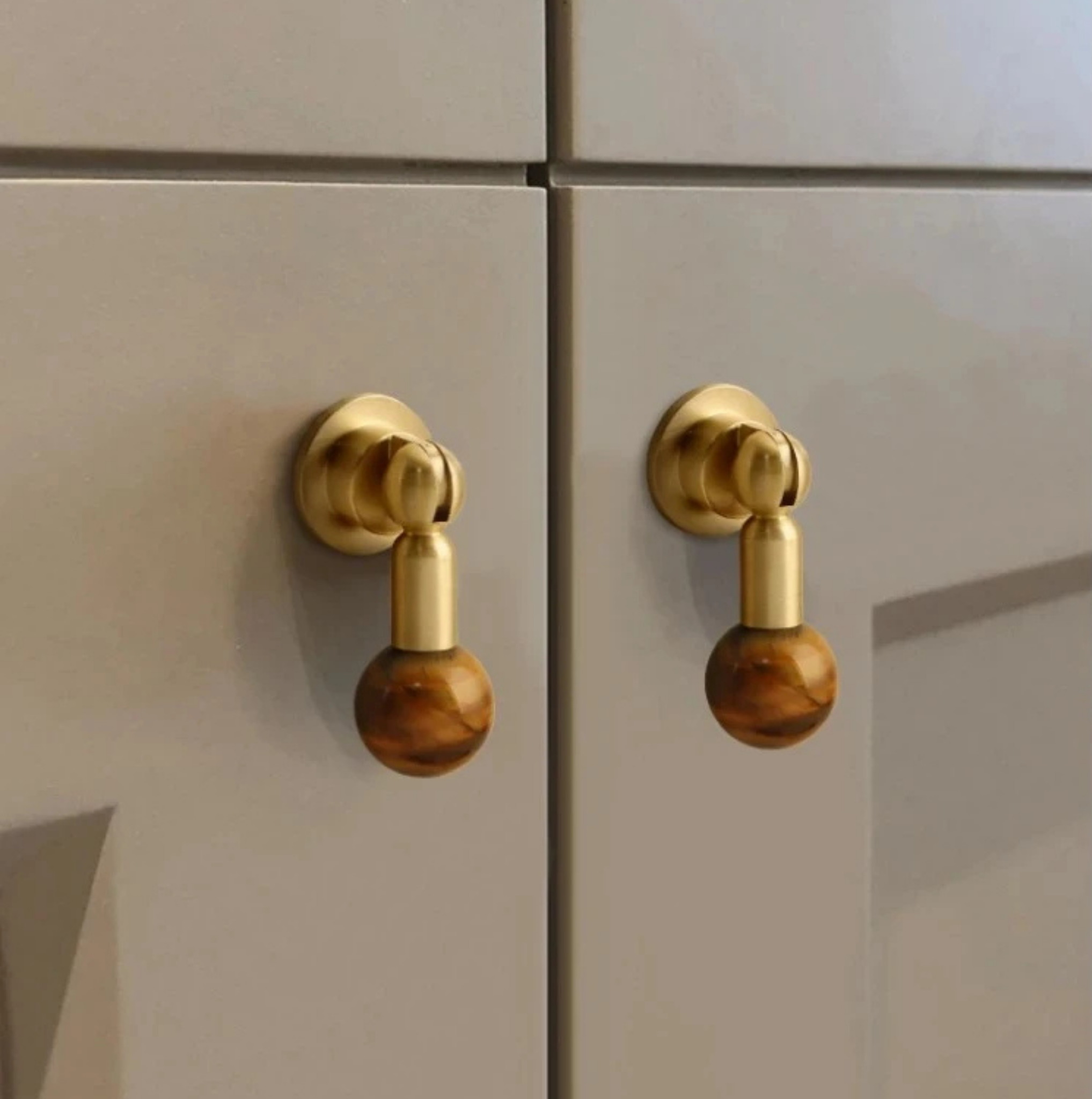 Elegant Amber Gem Cabinet Pull