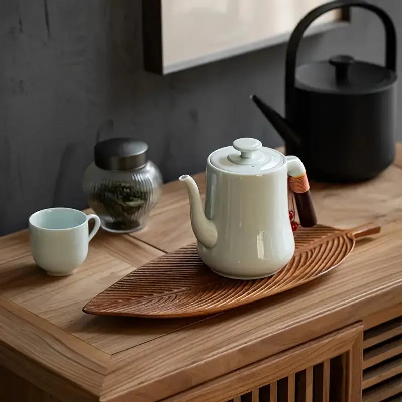 Natural Elegance Serving Tray in Leaf Design