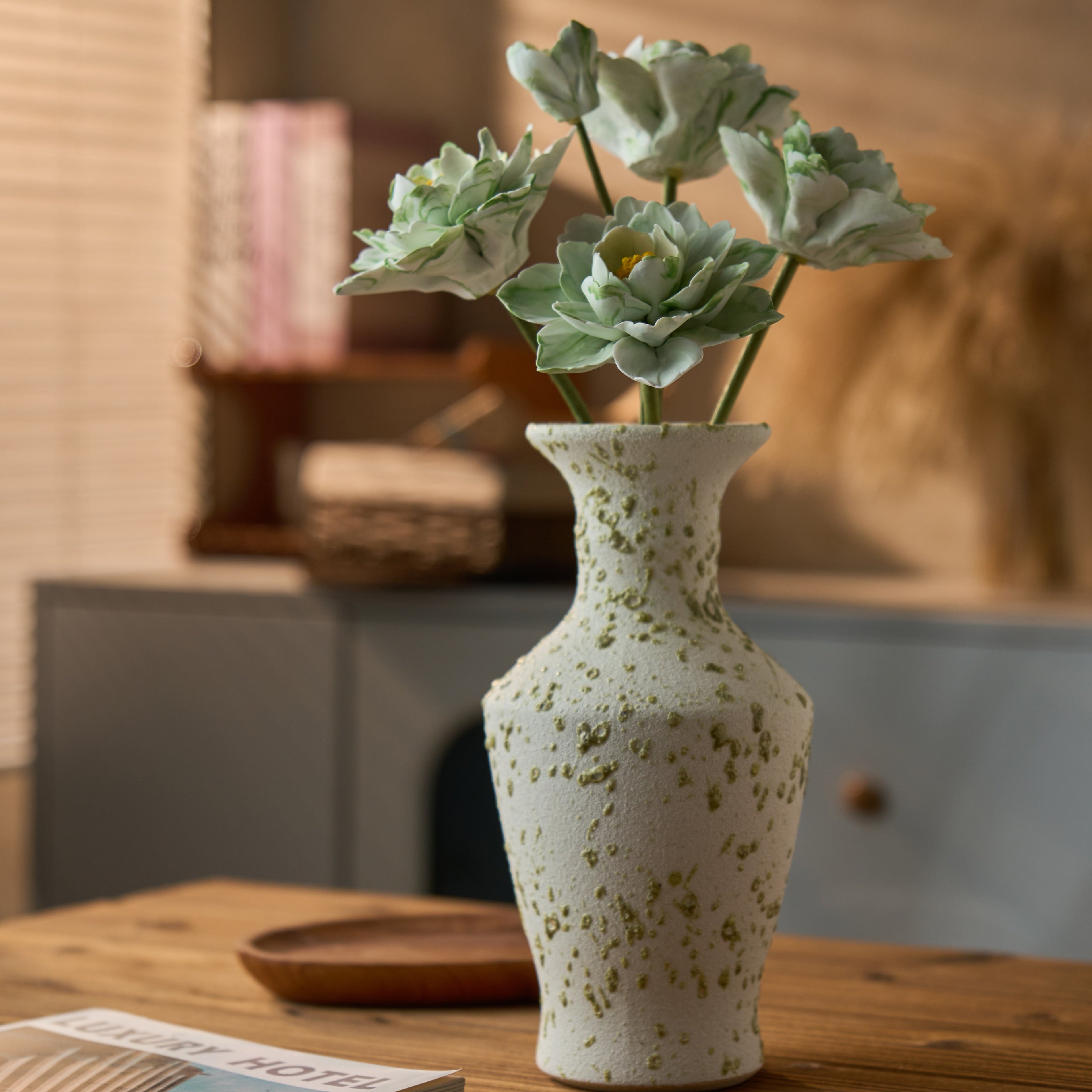 Elegant Floral Aroma Diffuser for Home Décor