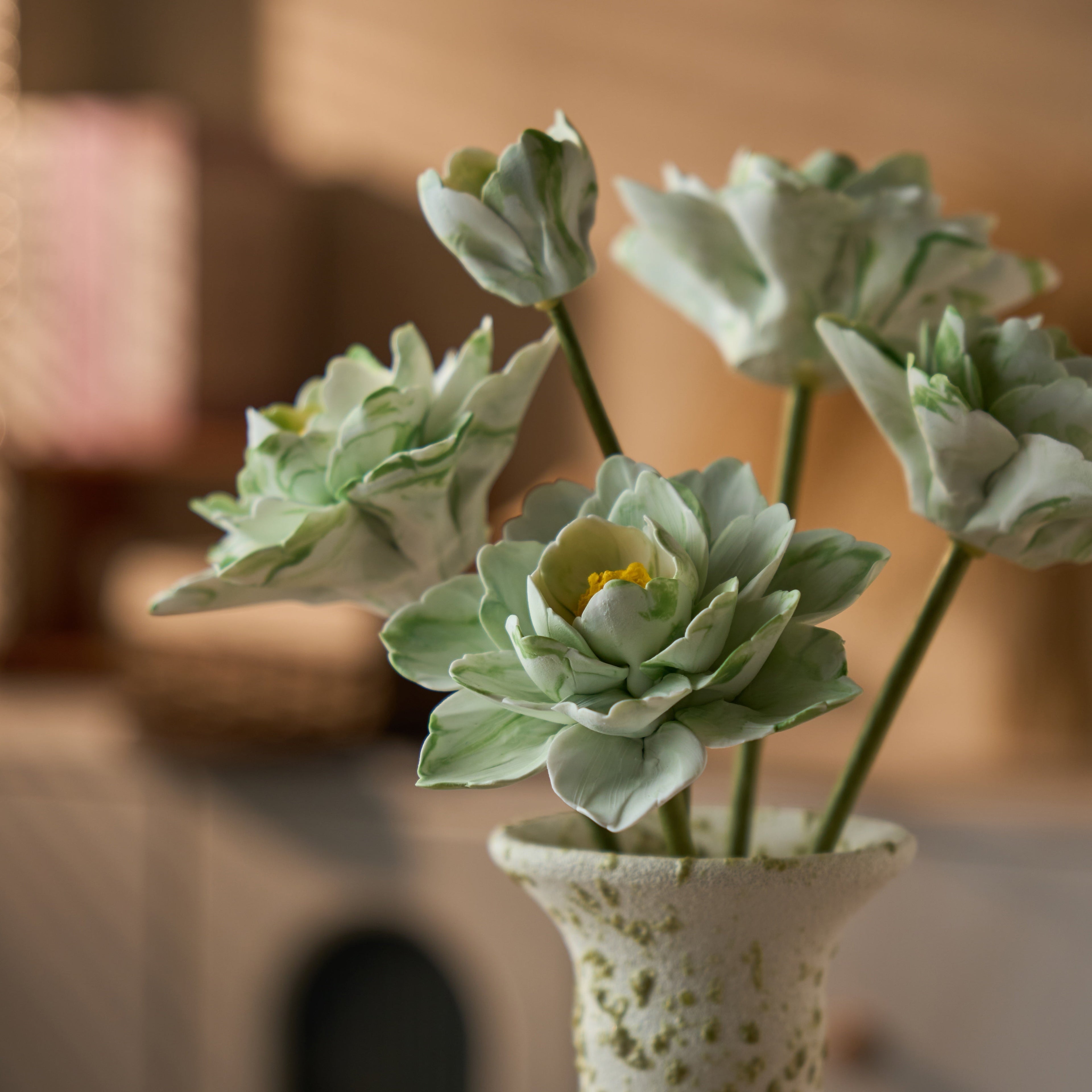 Elegant Floral Aroma Diffuser for Home Décor