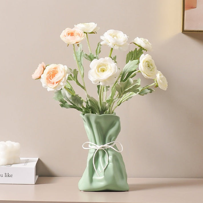 Chic Resin Blooming Vase for Stunning Decor