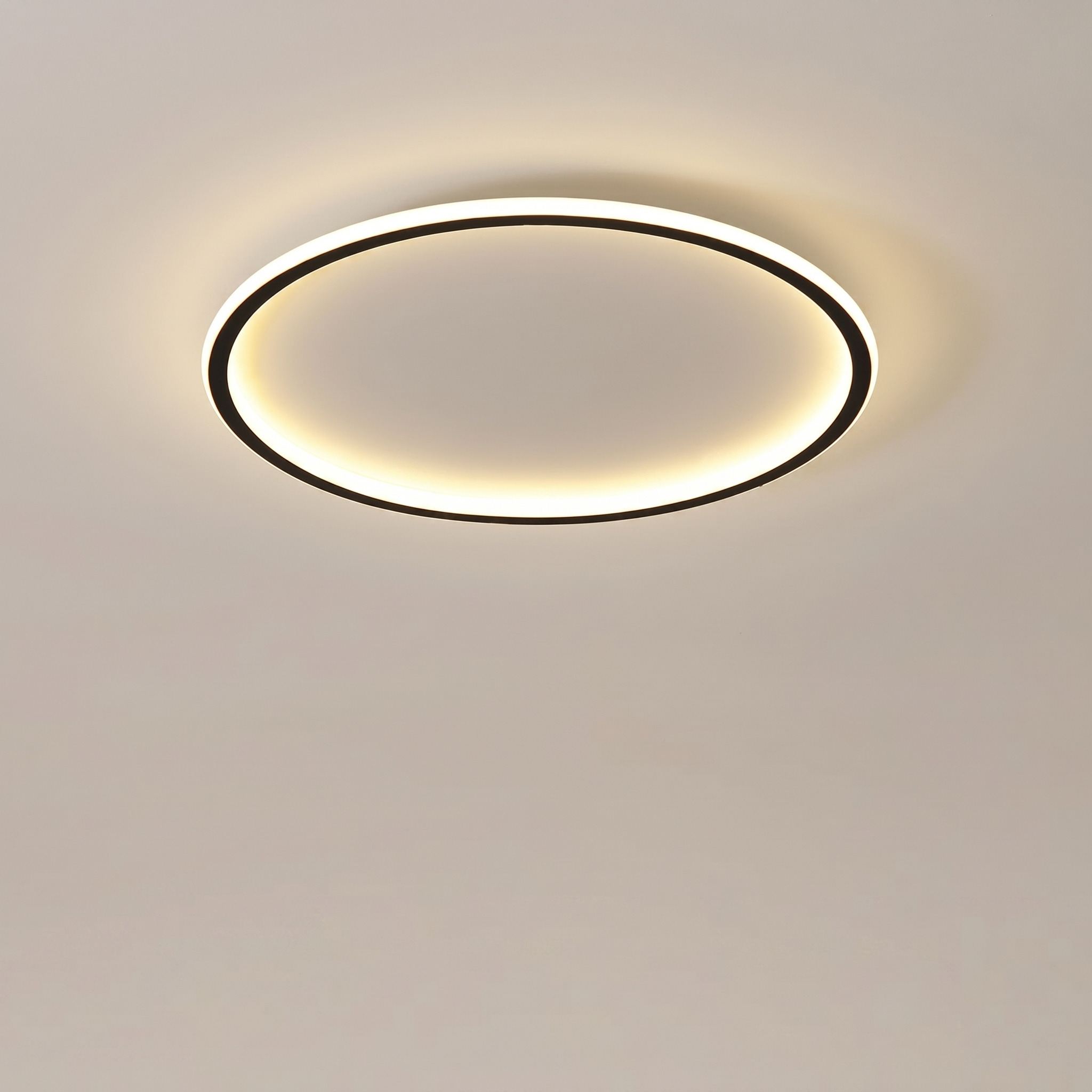 Modern Round Flush Mount Ceiling Light in Elegant Design