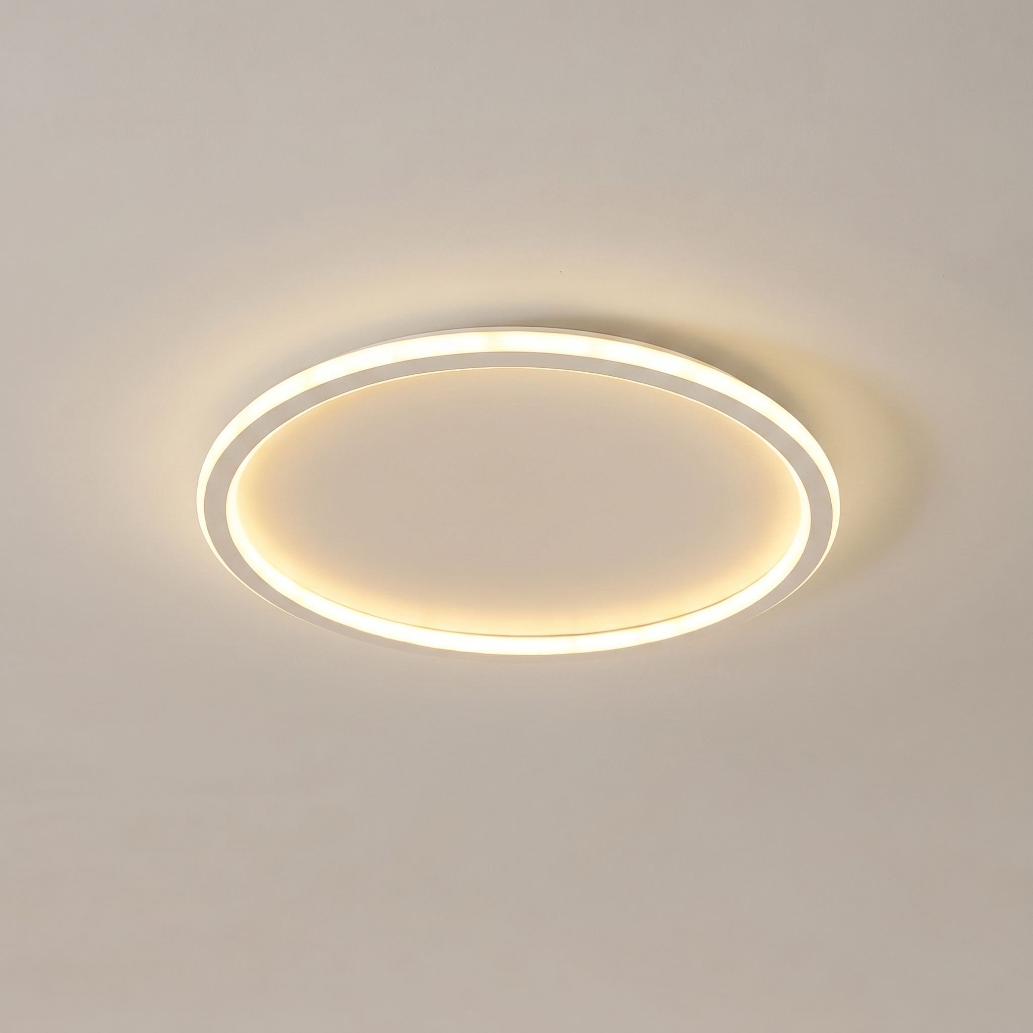 Modern Round Flush Mount Ceiling Light in Elegant Design