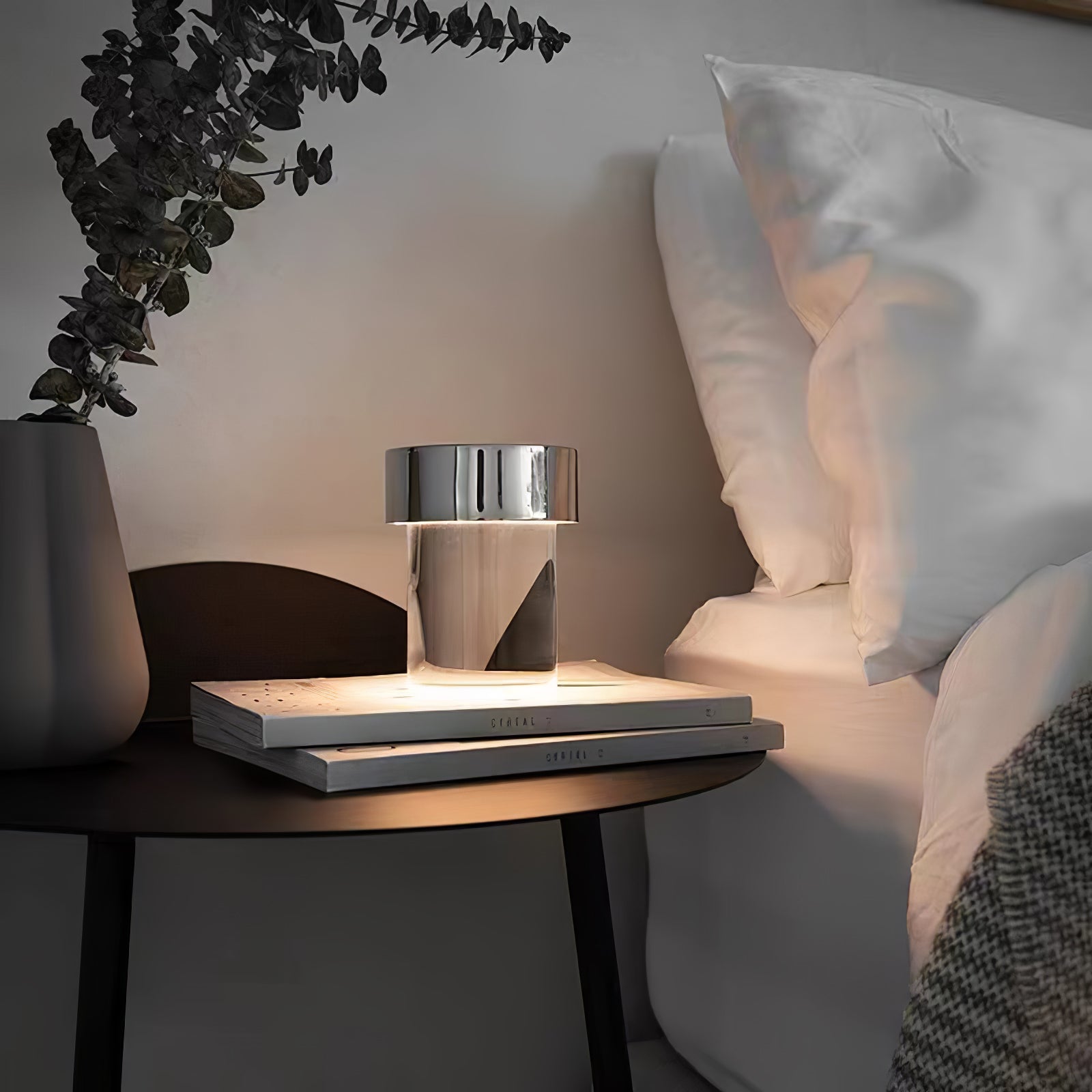 Portable Cordless Table Lamp with Rechargeable Battery - Elegant Design