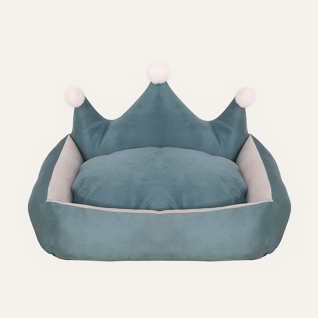 Regal Retreat Pet Bed with Luxurious Cushioning