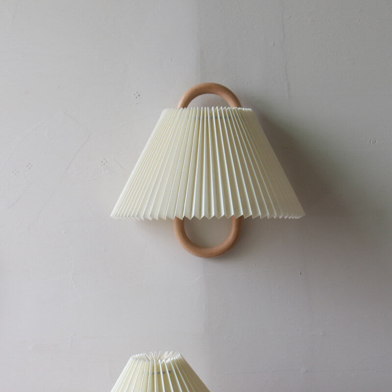 Modern Solid Wood Wall Lamp – Beechwood Design for Stylish Interiors