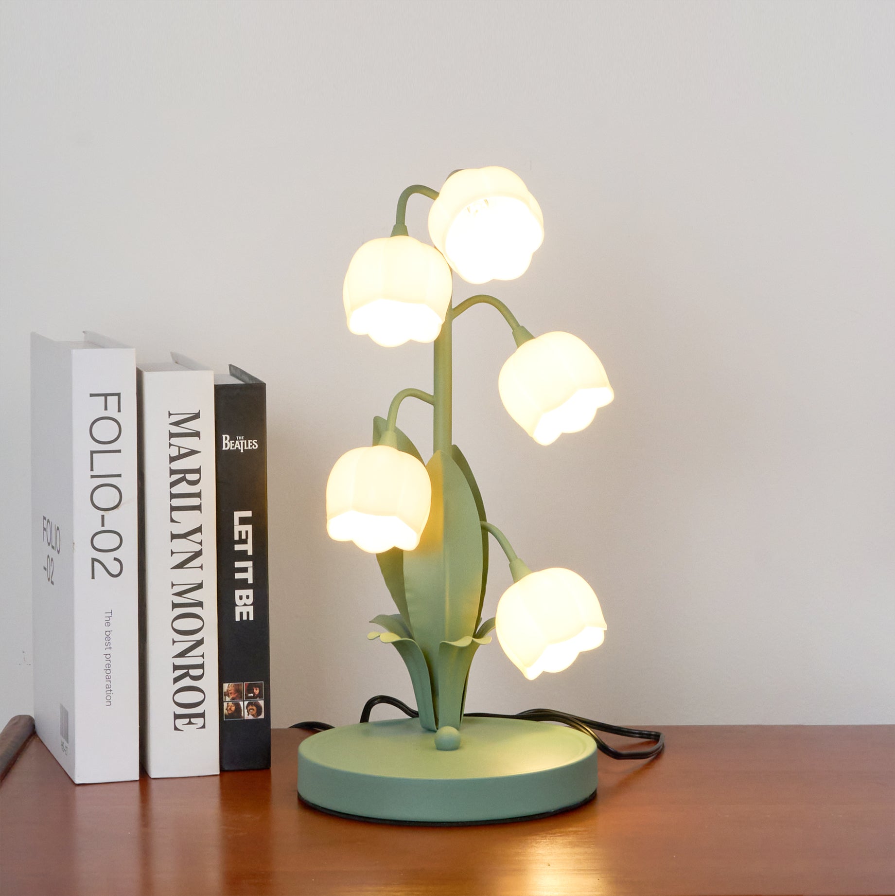 Floral Indoor Table Lamp – Elegant Orchid Design