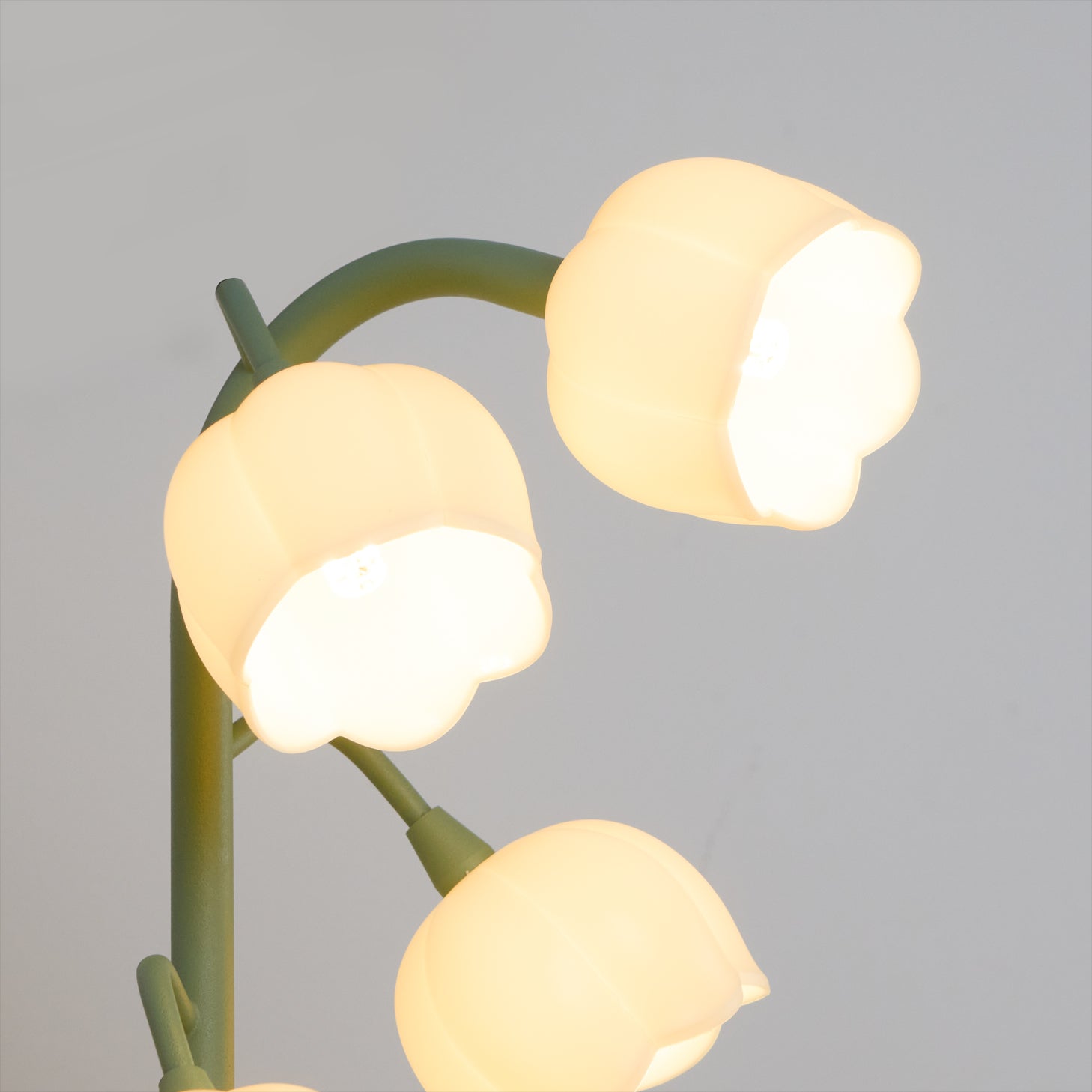 Floral Indoor Table Lamp – Elegant Orchid Design