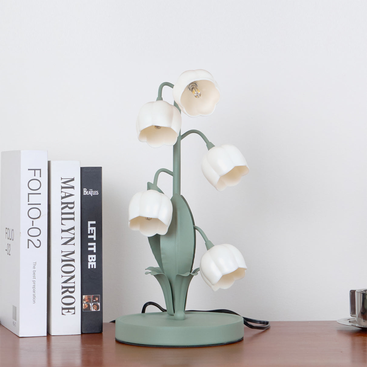 Floral Indoor Table Lamp – Elegant Orchid Design