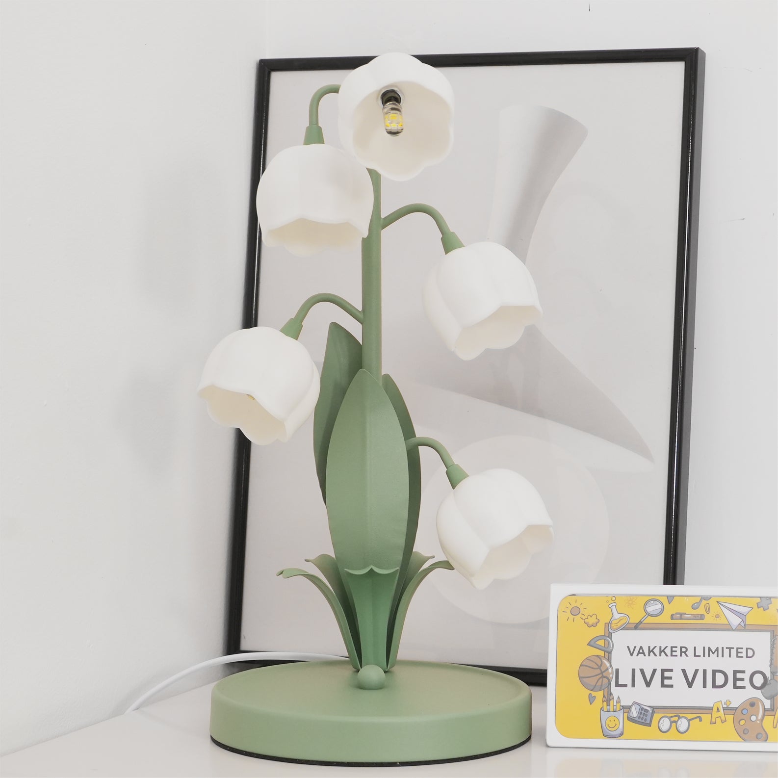Floral Indoor Table Lamp – Elegant Orchid Design