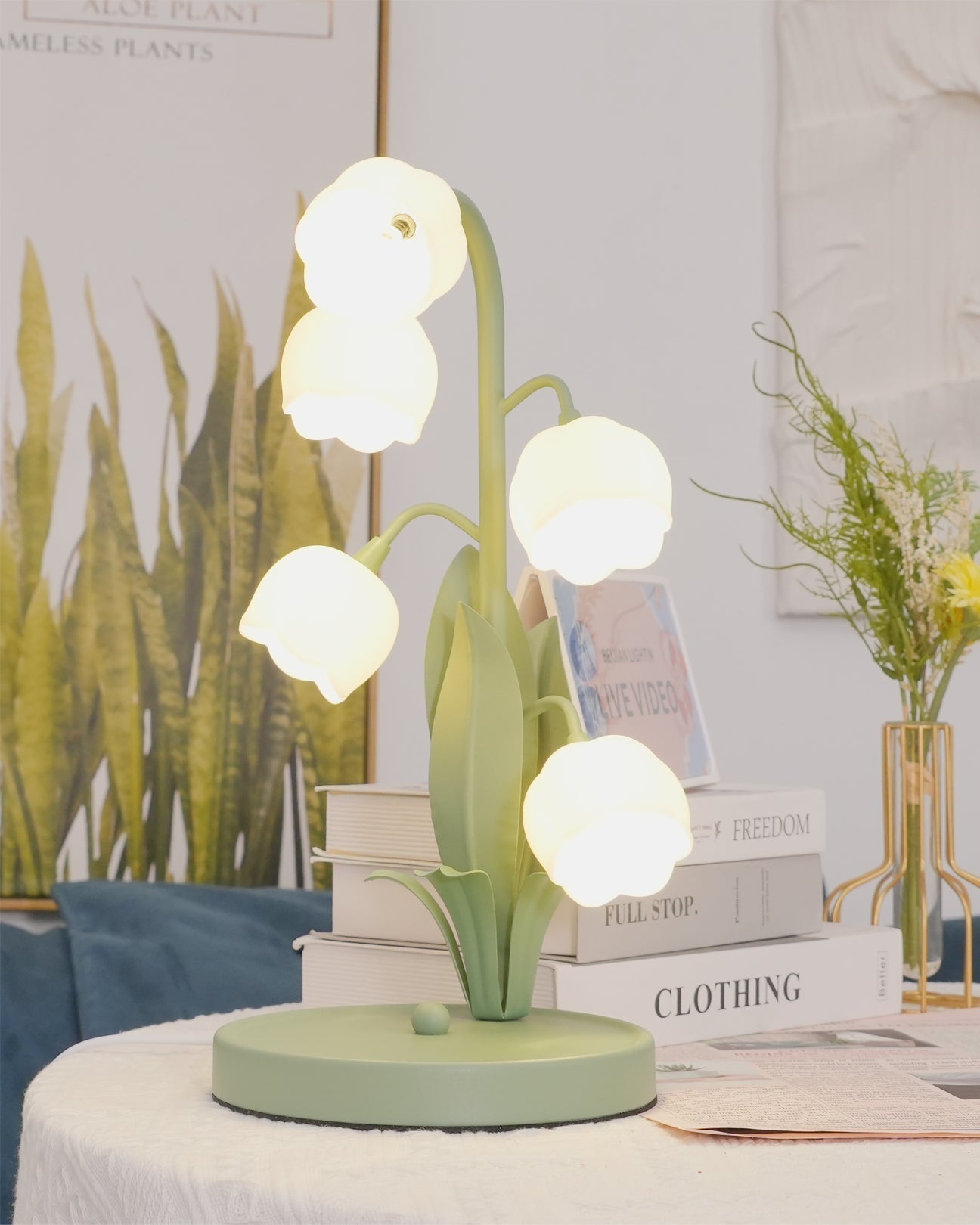 Floral Indoor Table Lamp – Elegant Orchid Design