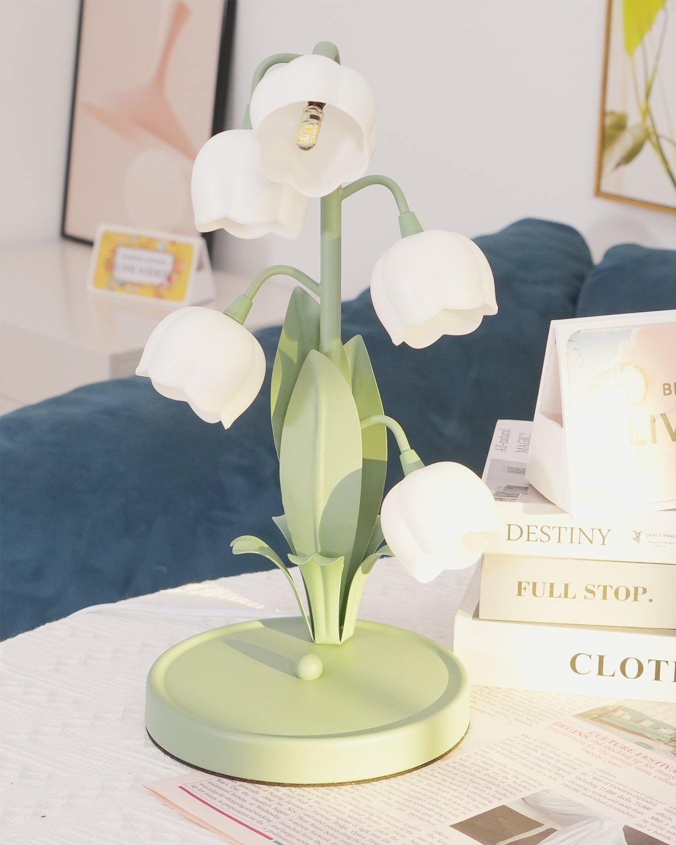 Floral Indoor Table Lamp – Elegant Orchid Design