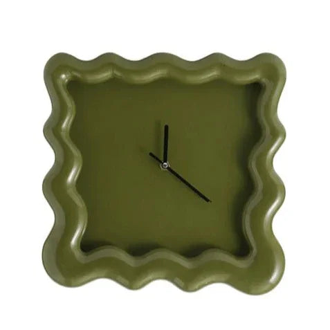 Artisano Modern Wall Clock with Glossy Wave Design