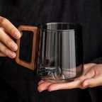 Artistic Design Tea Mug in Borosilicate Glass with Wooden Handle