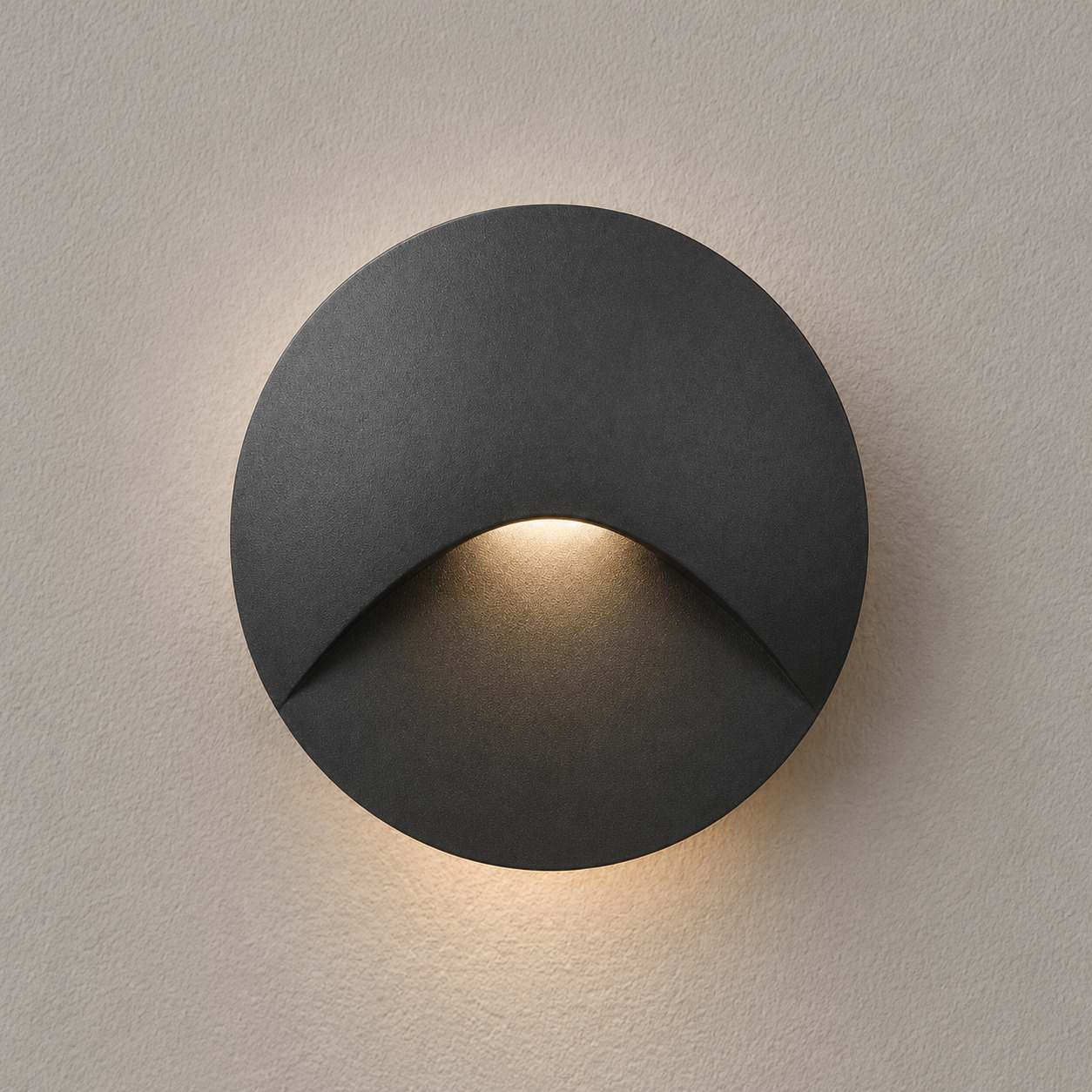 Contemporary Waterproof Outdoor Wall Light Fixture with LED Lighting