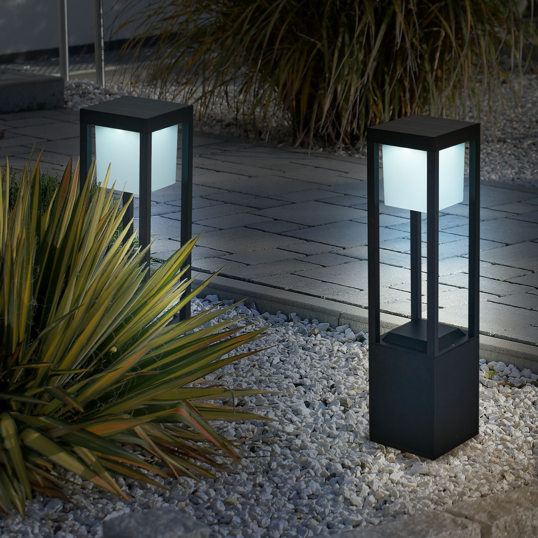 LED-Illuminated Black Square Solar Garden Light Fixture