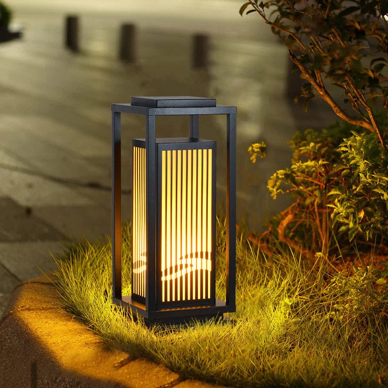 Black Cage Design Solar Lamp for Outdoor Post Illumination