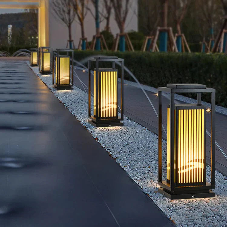 Black Cage Design Solar Lamp for Outdoor Post Illumination