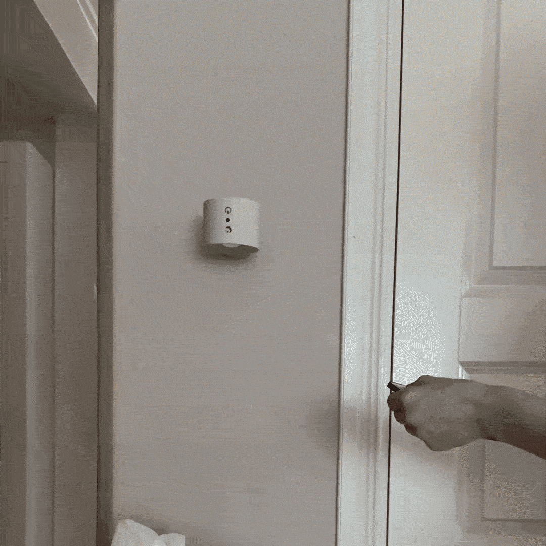 Remote-Controlled LED Wall Light – Wireless Design