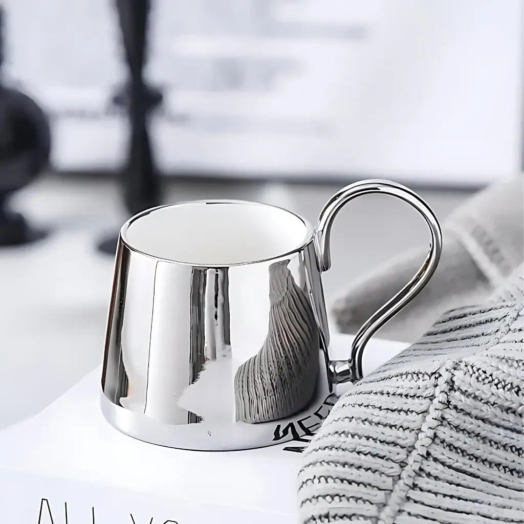 LustreCraft Ceramic Mug – Polished Reflective Design
