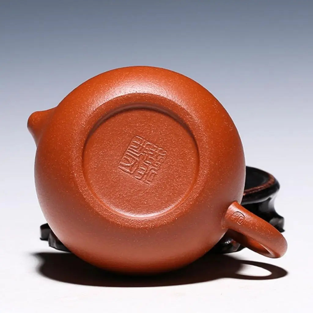 Elegant Terracotta Teapot for Perfect Tea Brewing