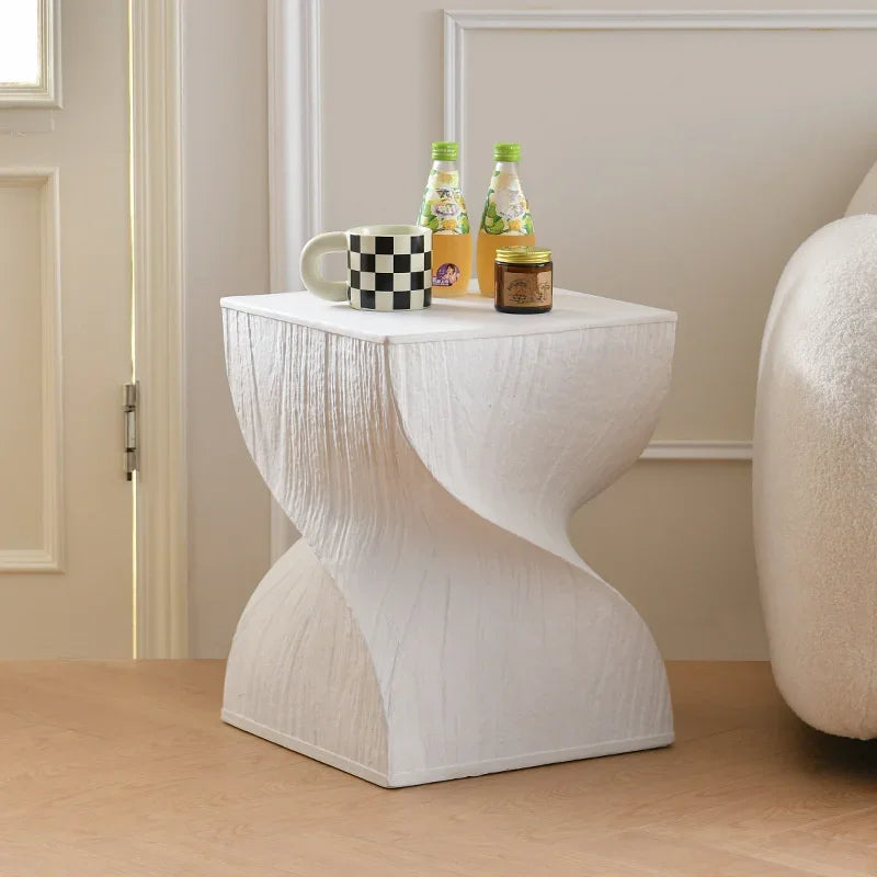 Minimalist Side Table with Wood-Like Edge – Compact Scandinavian Style