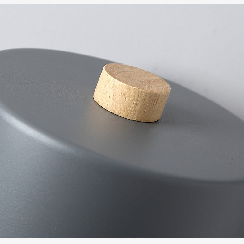 Sleek Modern Metal Table Lamp for Effortless Elegance