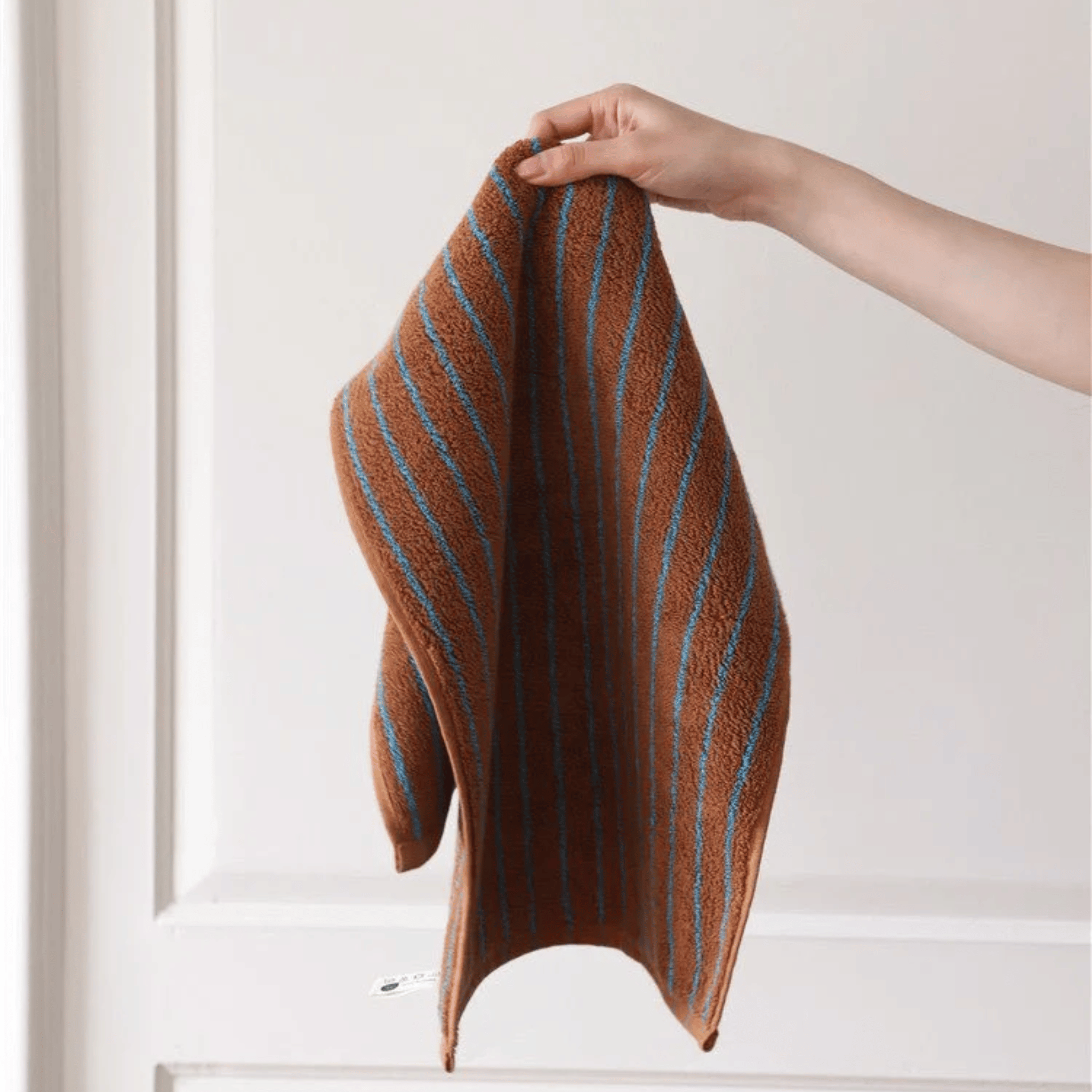 Vintage-Inspired Cotton Bath Towel with Stripes