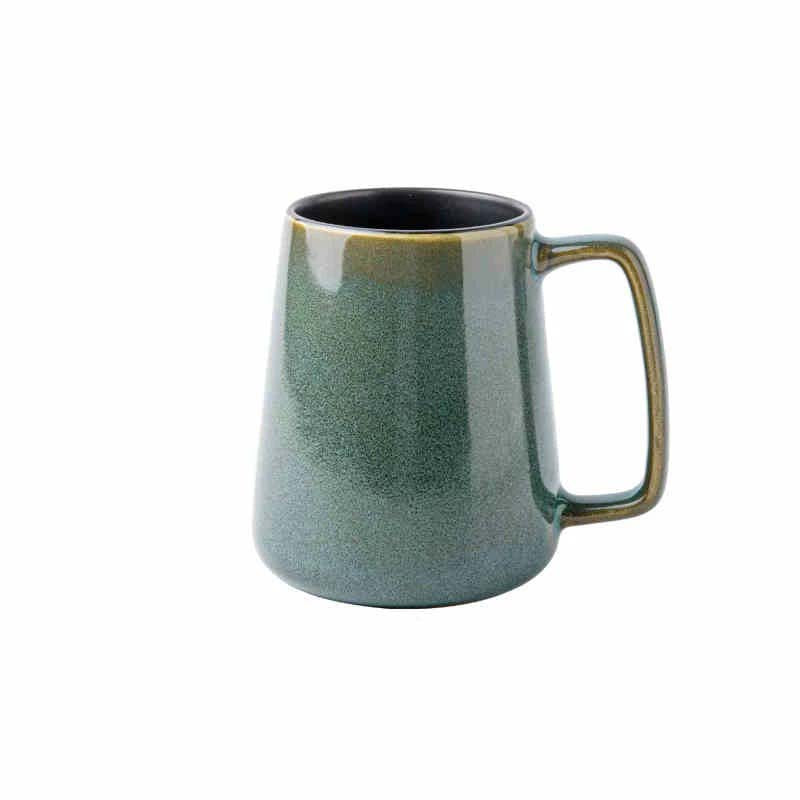 Serene Sip Ceramic Mug with Lid for Ultimate Comfort