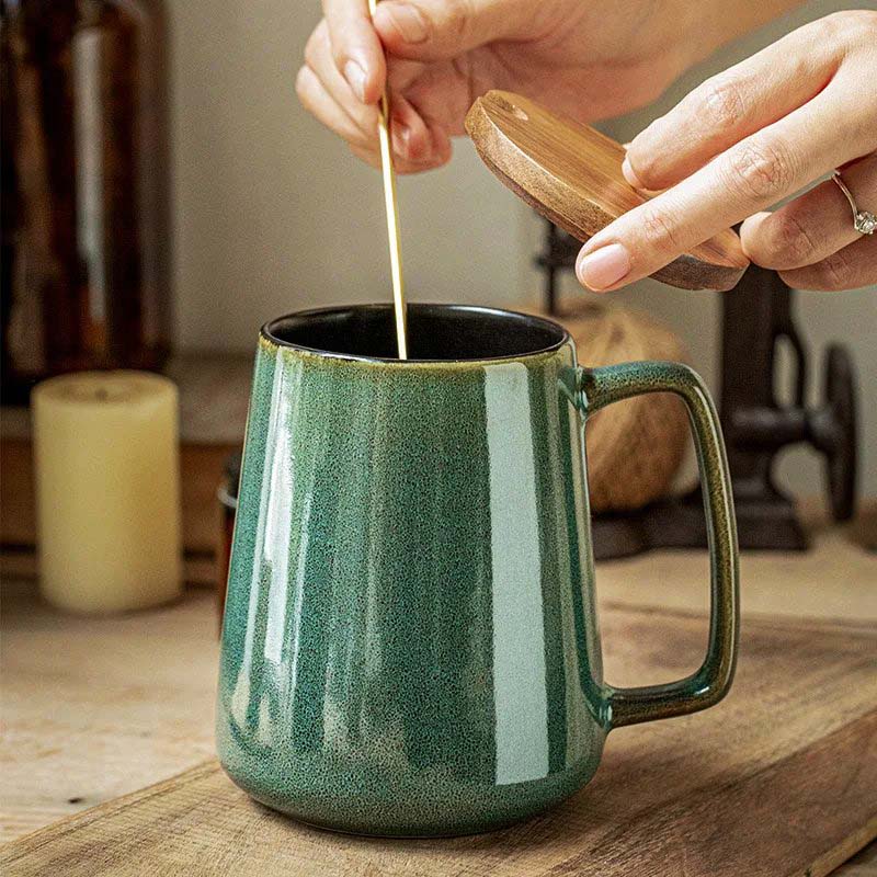 Serene Sip Ceramic Mug with Lid for Ultimate Comfort