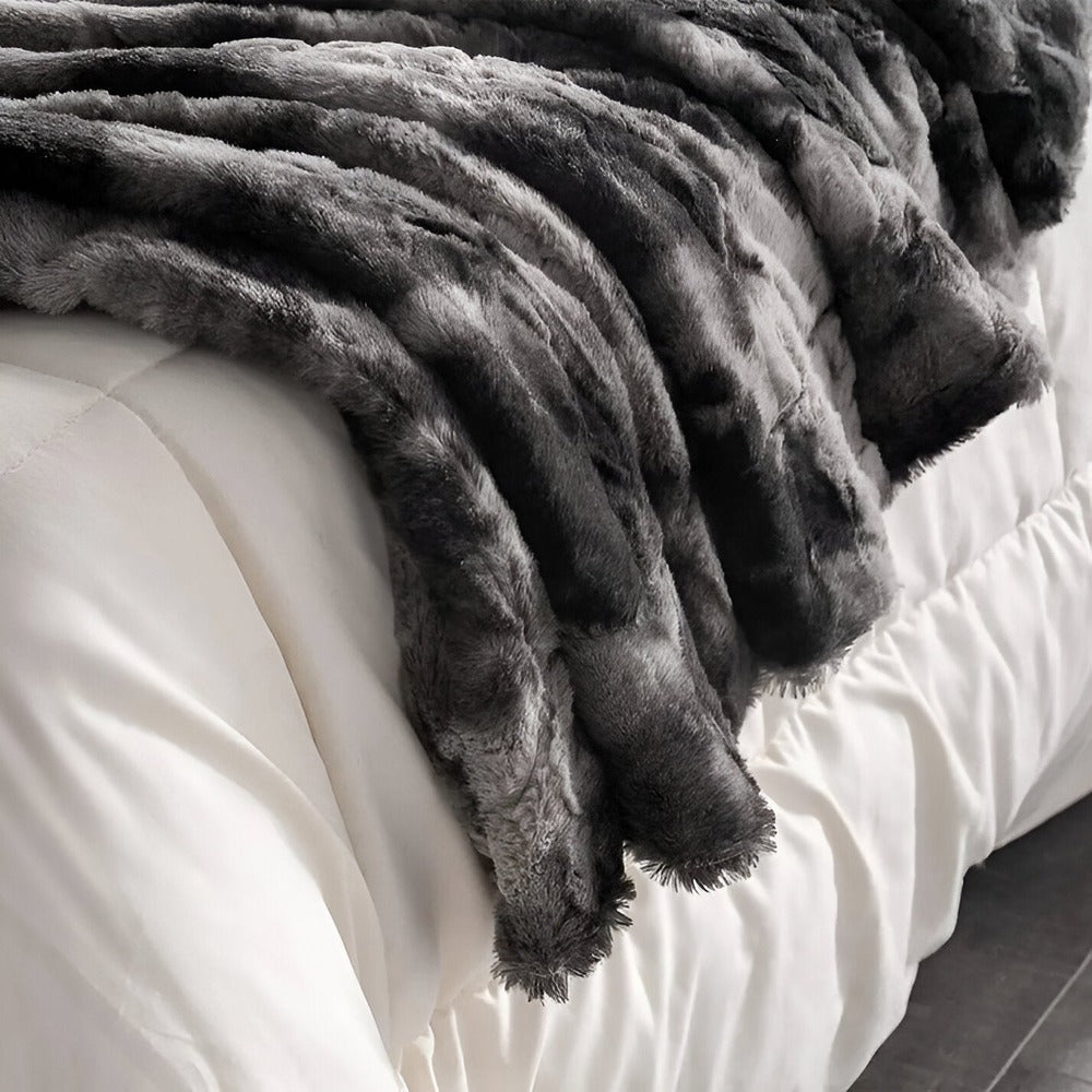Luxurious Reversible Fleece Comfort Blanket
