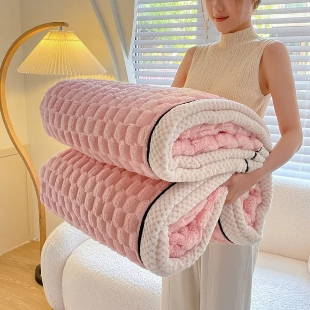 Luxurious Bubble Fleece Throw Blanket