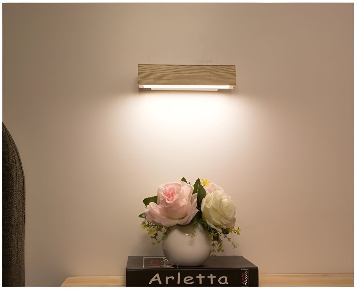Elegant Adjustable Wooden Wall Light Fixture
